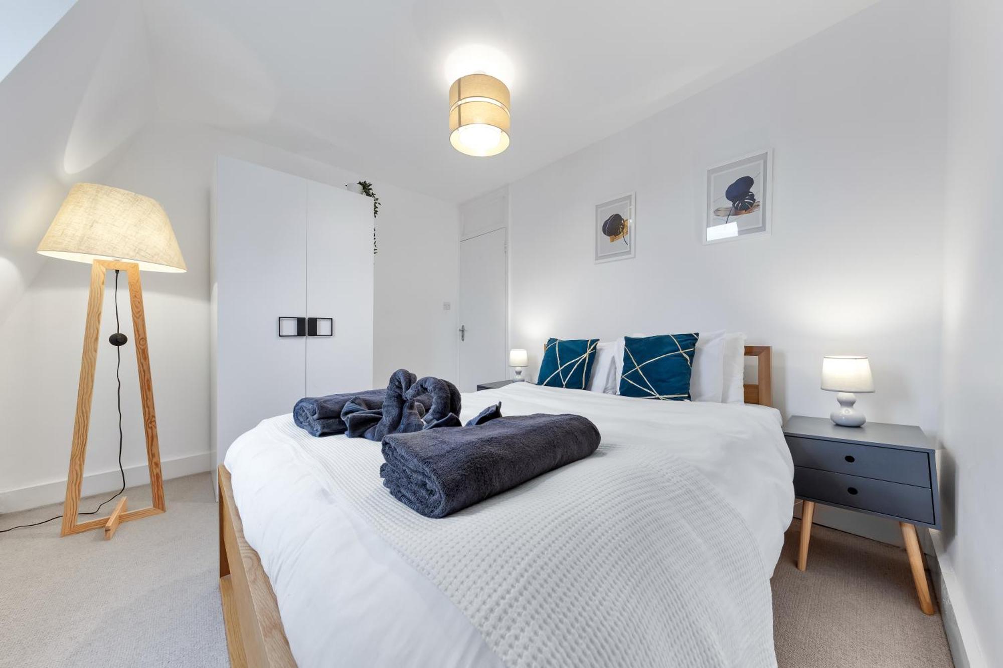 Kensington High Street - Serviced * London